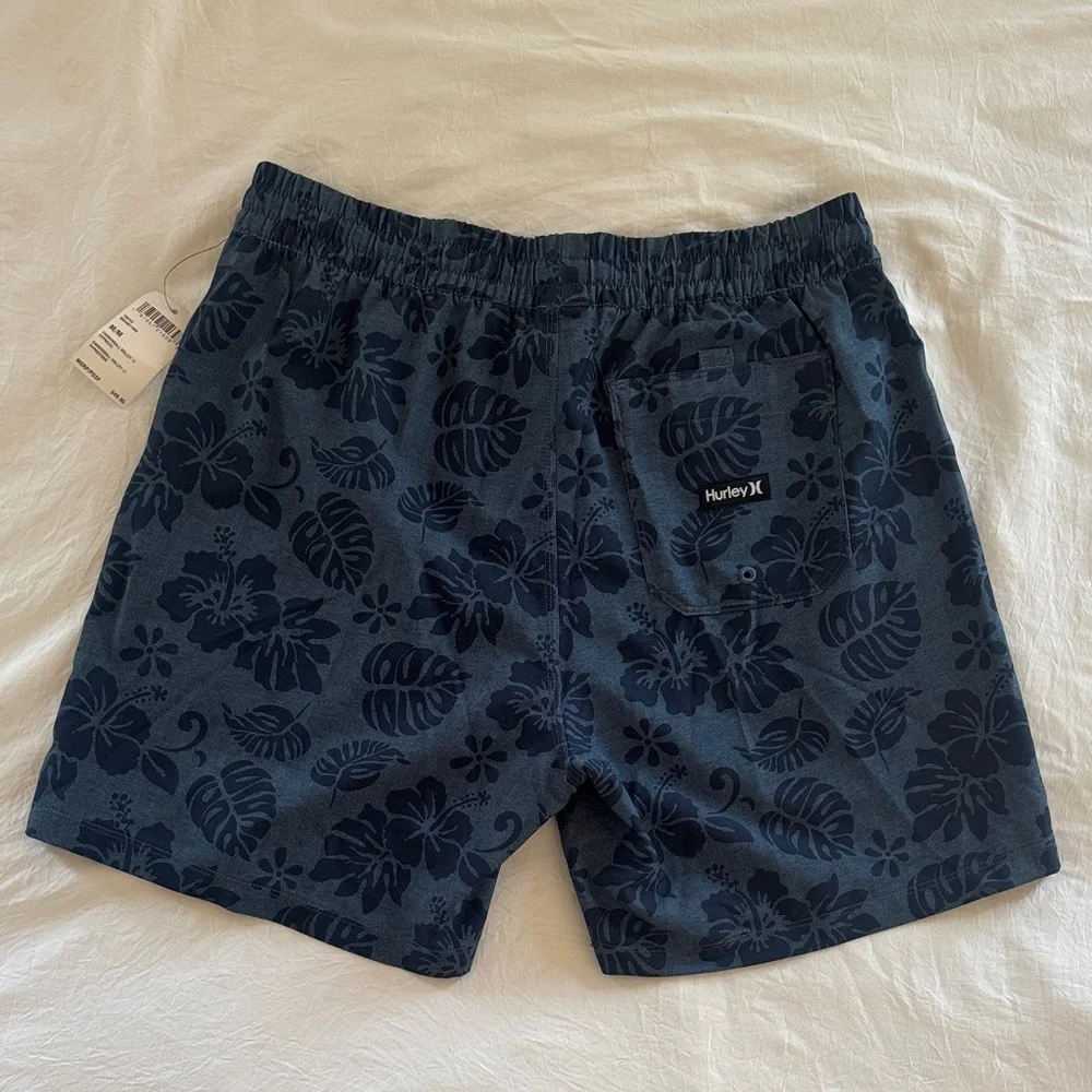 NWT Hurley Navy Floral Men's Cannonball 17